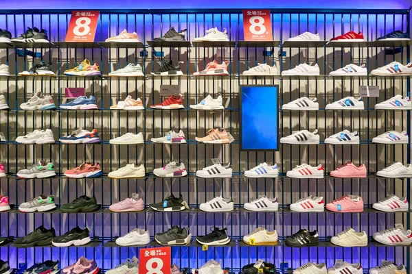 Hong Kong China Circa Enero 2019 Adidas Footwears Exhibe Una — Foto de Stock