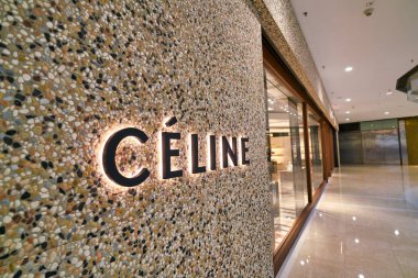 Hong Kong, Çin - 22 Ocak 2019: Hong Kong 'daki ifc alışveriş merkezinde Celine tabelasının yakın çekimi.