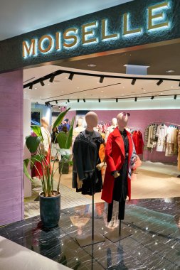 Hong Kong, Çin - Ocak 2019: Elements alışveriş merkezindeki Moiselle mağazasının girişi.