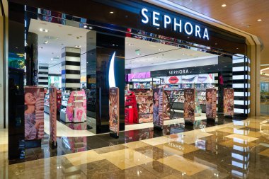 Shenzhen, Çin - Kasım 2019: Sephora markası Shenzhen 'deki Wongtee Plaza alışveriş merkezinin girişinde.