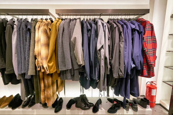 Гонконг Кина Января 2019 Года Одежда Выставке Магазине Zara New — стоковое фото