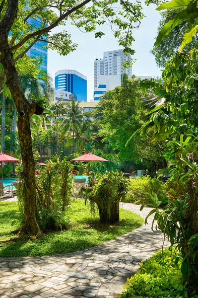 Bangkok Tailandia Circa Junio 2015 Jardín Tropical Swissotel Nai Lert —  Fotos de Stock