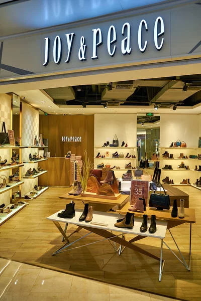 Shenzhen China Circa November 2019 Footwear Display Joy Peace Store — Stockfoto