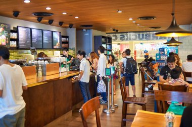 Bangkok, Tayland - Haziran 2015: Bangkok 'ta Starbucks' ın iç çekimleri.