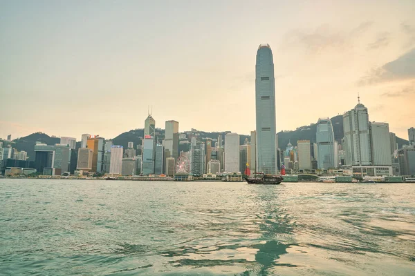 Hong Kong Çin Ocak 2019 Alacakaranlıktaki Hong Kong Adası Manzarası — Stok fotoğraf