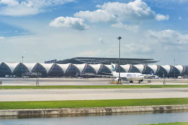 Bangkok Thailand Circa June 2015 View Suvarnabhumi Airport Aircraft Daytime — Stockfoto