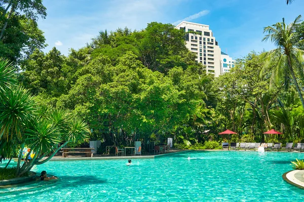 Bangkok Thailand Circa Juni 2015 Een Zwembad Bij Swissotel Nai — Stockfoto