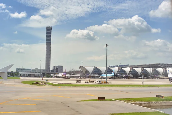 Bangkok Thailand Circa June 2015 Vista Aeroporto Suvarnabhumi Partir Uma — Fotografia de Stock