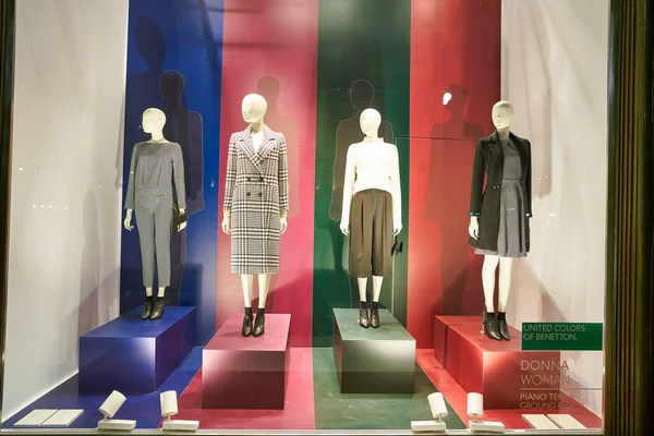 Milan Italy Circa November 2017 Display Window United Colors Benetton — Zdjęcie stockowe