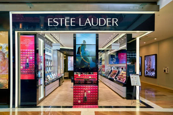 Singapore Circa April 2019 Cosmetics Products Display Estee Lauder Store — стокове фото