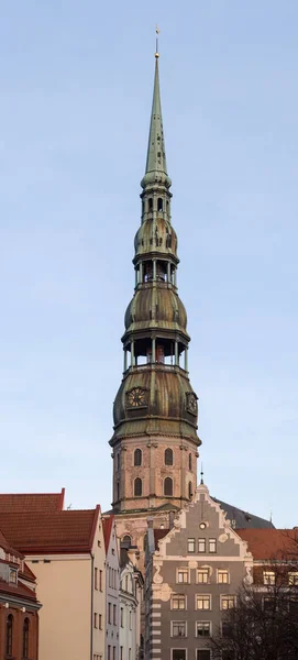 Torre alta da catedral — Fotografia de Stock