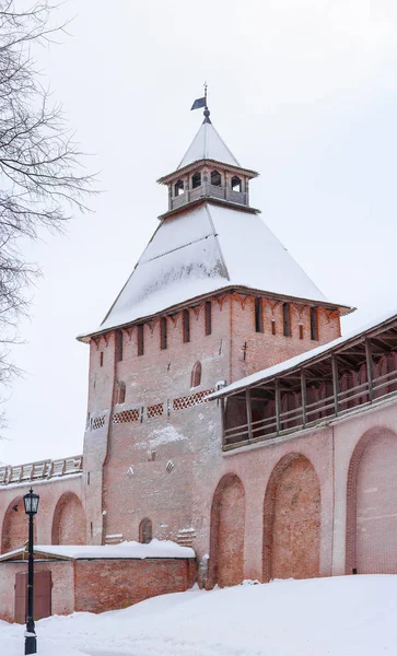 Torre do Kremlin em Novgorod — Fotografia de Stock