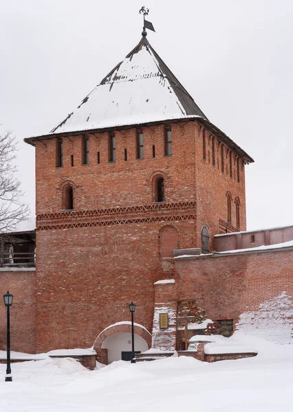 Menara Kremlin tua di Novgorod — Stok Foto