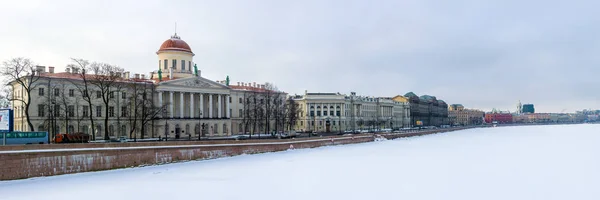Makarov Embankment in winter — Stock Photo, Image