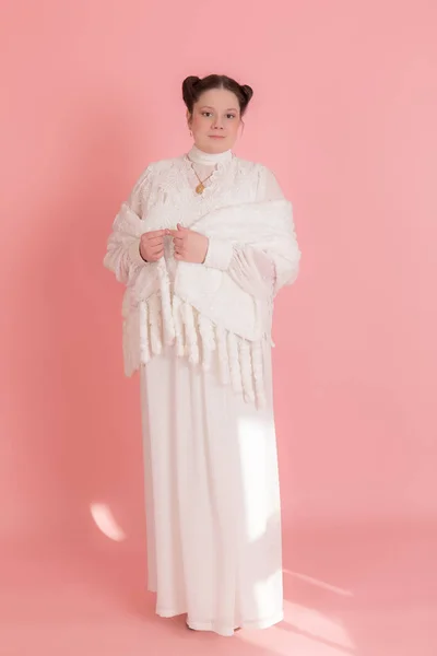 Portret van een bruid in jurk — Stockfoto