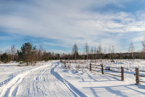 Estrada rural de inverno — Fotografia de Stock