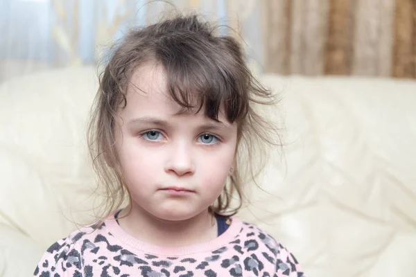 Üzgün bir kızın portresi — Stok fotoğraf