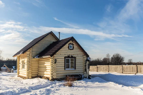 Landelijke houten huis — Stockfoto