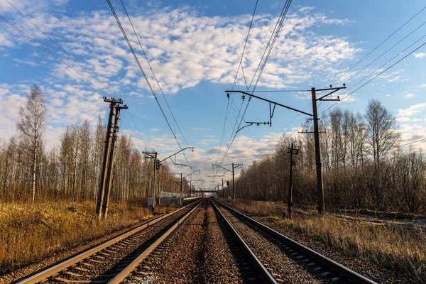 Železnice ve slunečné ráno — Stock fotografie