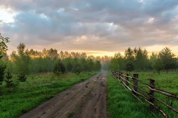 Estrada de terra rural — Fotografia de Stock