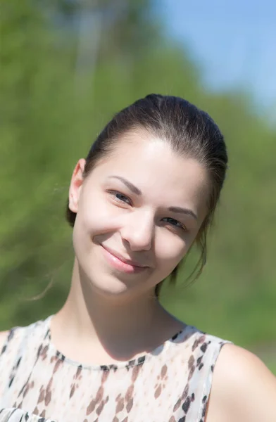 Portrait of a smiling girl — Stock Photo, Image