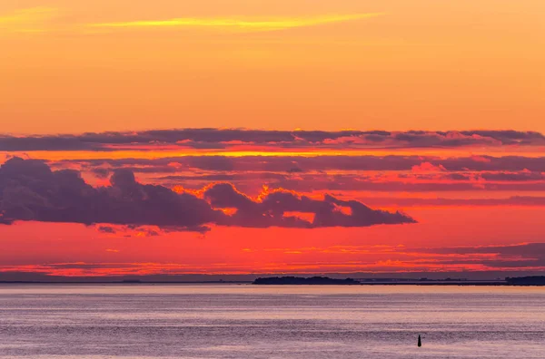 明るい夕焼け雲 — ストック写真