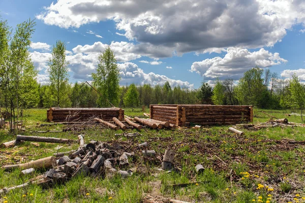 Строительная площадка в деревне — стоковое фото