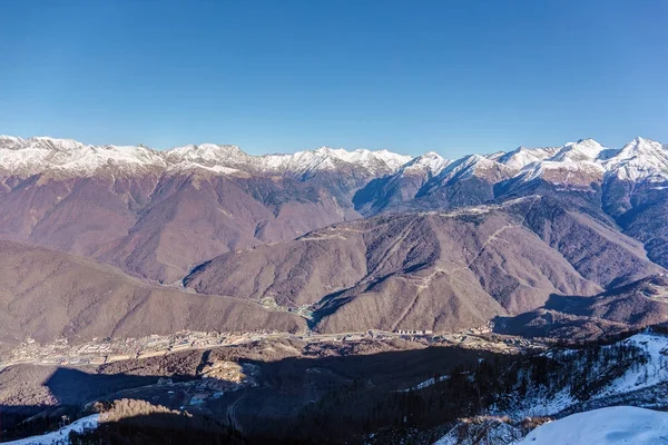 หุบเขาในเทือกเขา Caucasus — ภาพถ่ายสต็อก