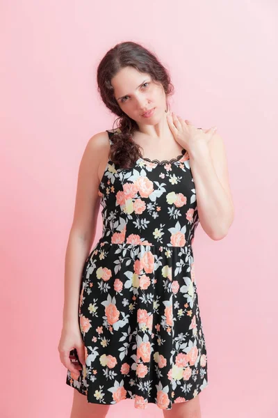 Chica en un vestido —  Fotos de Stock