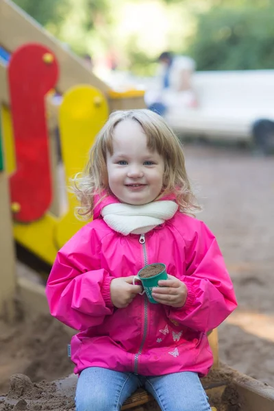 Portrait of little girl — Stock Photo, Image