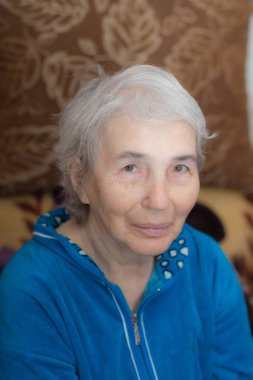 Yaşlı bir kadının portresi