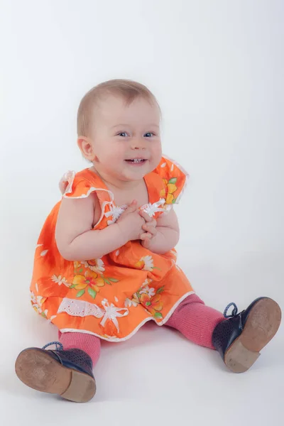 Studio portret van babymeisje — Stockfoto