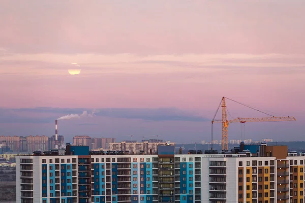 Lua Sobre Cidade Canteiro Obras — Fotografia de Stock