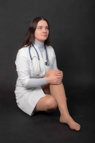 Studio Portret Dziewczyny Lekarza Stetoskopem — Zdjęcie stockowe