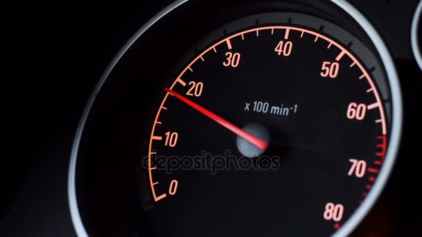 Car tachometer and moving pointer on it. — Stock Video