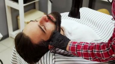 Kadın kesme sakal kesme makinesi Berber Dükkanı, istemcinin berber.