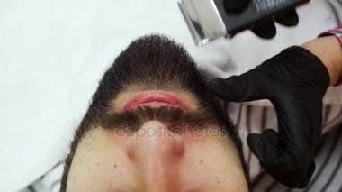 Kadın kesme sakal kesme makinesi Berber Dükkanı, istemcinin berber.