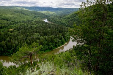 Urallar manzara. Yüksekliği Ural ormandan 