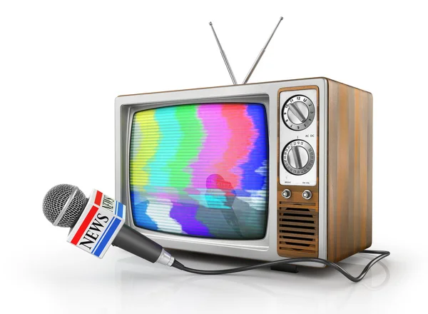 Concepto de noticias o reportajes de televisión. Micrófono debido a la vieja televisión en un instante — Foto de Stock
