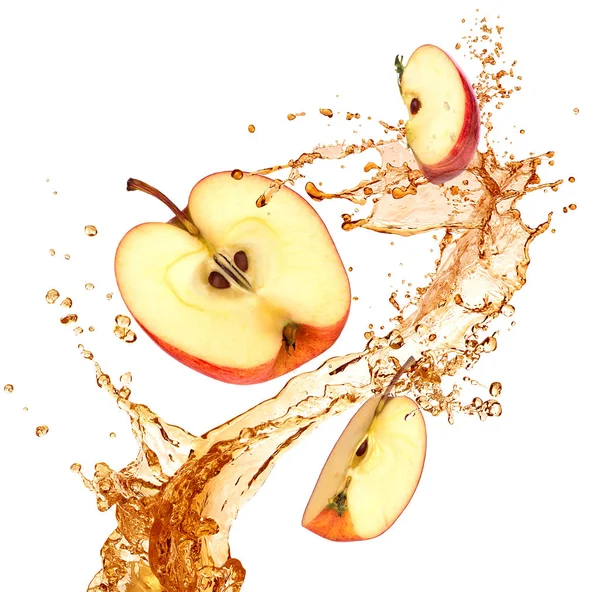 Выплеснуть сок с яблоком, изолированным на белом — стоковое фото