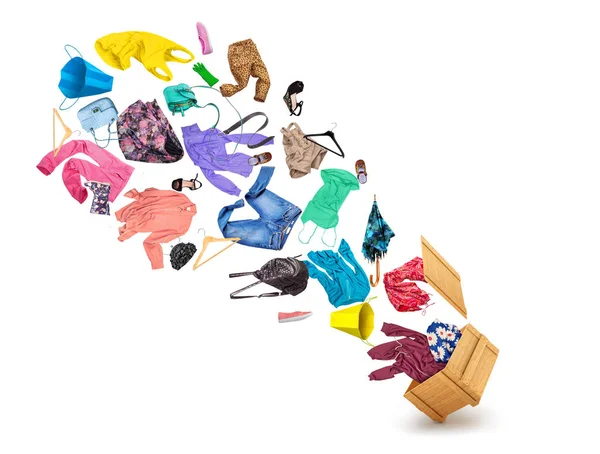 Uçan şeyler. Ahşap bir kutudan uçan şeylere.