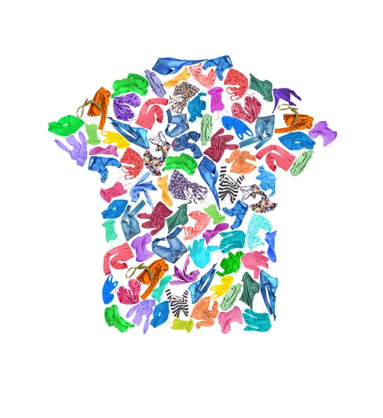 Una serie di vestiti nella forma di una T-shirt. Colorato diverso co — Foto Stock