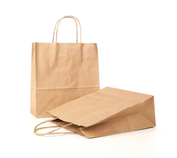 Pusta torba na zakupy z rzemiosła papieru, papier z recyklingu torby na zakupy na białym tle — Zdjęcie stockowe