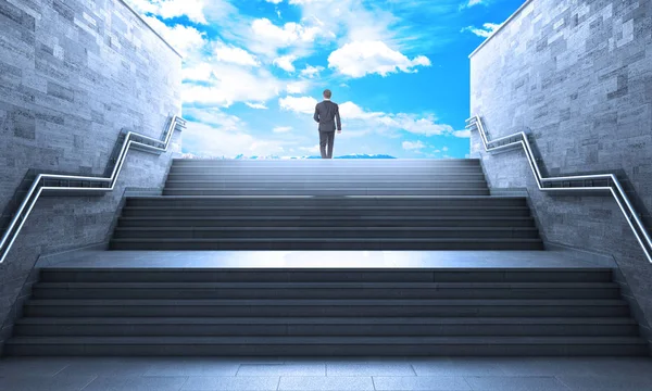 Σχέδιο επιτυχίας. Ο άνθρωπος στέκεται ένα γκρι σκάλα με μεταλλικό rai — Φωτογραφία Αρχείου