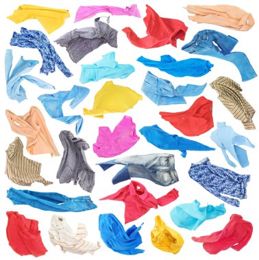 Beyaz arka plan üzerinde izole sonbaharda renkli giysiler