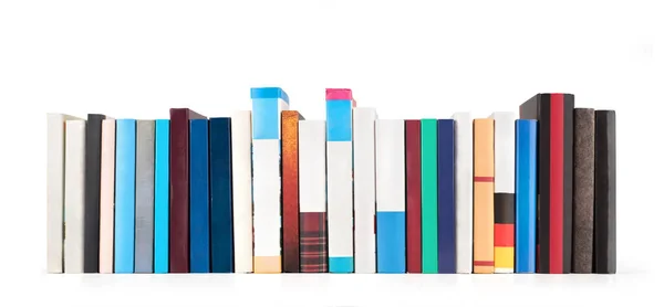 Pila de libros aislados sobre un fondo blanco —  Fotos de Stock