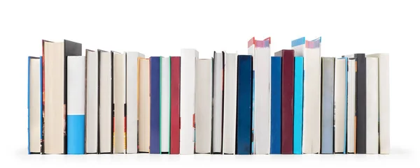 Stos książek na białym tle na białym tle — Zdjęcie stockowe