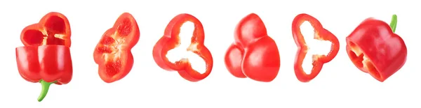 Gesneden rode paprika geïsoleerd op een witte achtergrond — Stockfoto