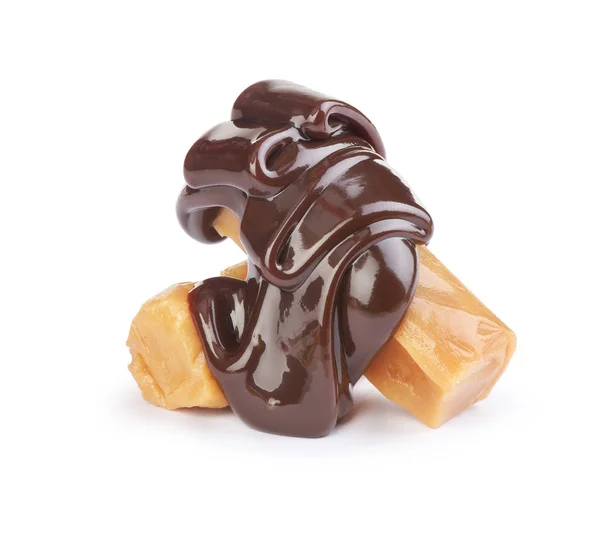Csokoládéval töltött karamell fehér alapon — Stock Fotó