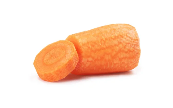 Cenouras frescas sobre um fundo branco. — Fotografia de Stock